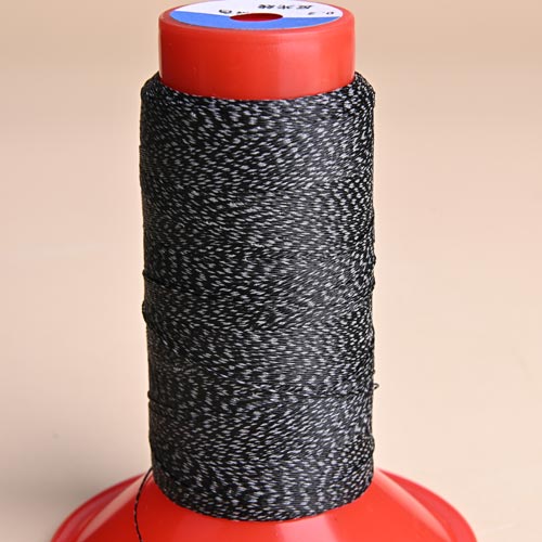 Reflective embroidery thread