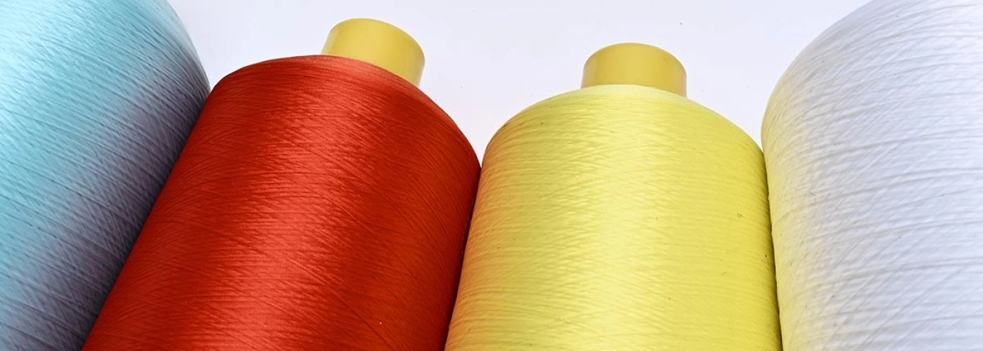 Welches Overlock-Texturgarn wird für elastische Stoffe verwendet?